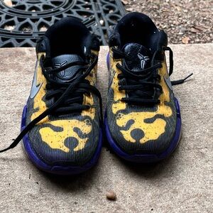 Kobe Poison Frog Purple and Yellow